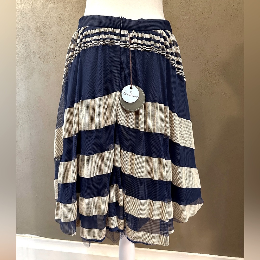 Eva Franco x Anthropology A line shirt, size 8 NWT, back zipper multiple layers